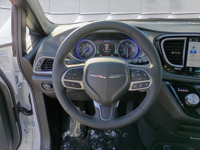 2026 Chrysler Pacifica Select AWD