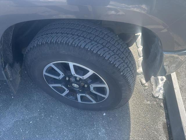 2018 Toyota Tundra SR5 5.7L V8