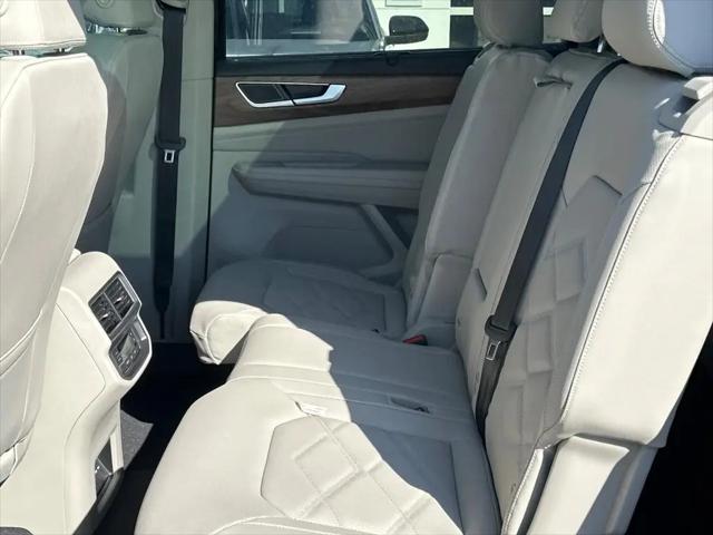2026 Volkswagen Atlas SE with Technology
