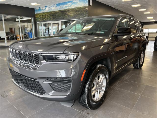 2023 Jeep Grand Cherokee Laredo 4x4