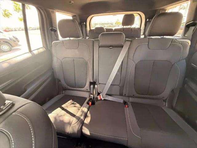 2026 Jeep Grand Cherokee L Laredo 4x4