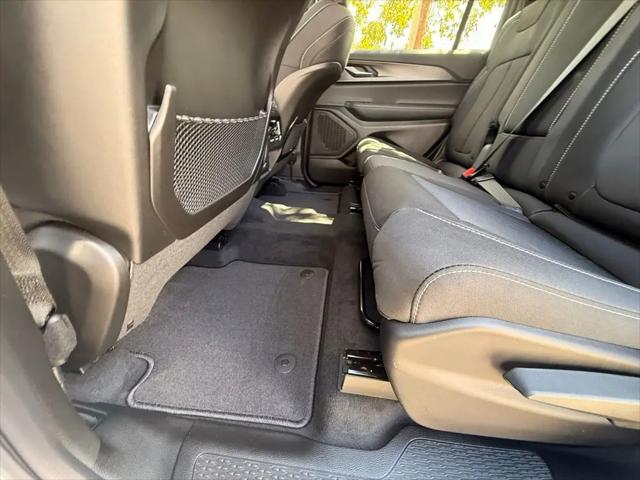 2026 Jeep Grand Cherokee L Laredo 4x4