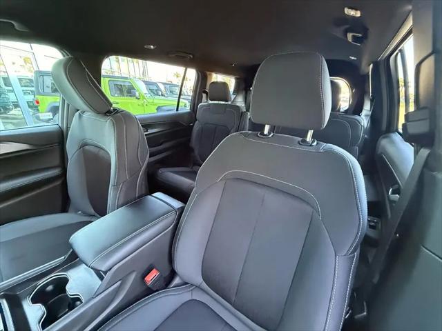 2026 Jeep Grand Cherokee L Laredo 4x4