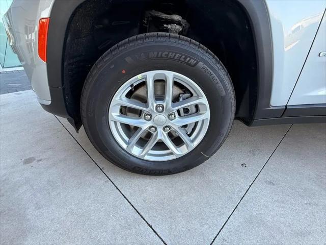 2026 Jeep Grand Cherokee L Laredo 4x4