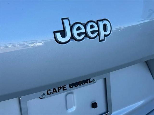 2026 Jeep Grand Cherokee L Laredo 4x4