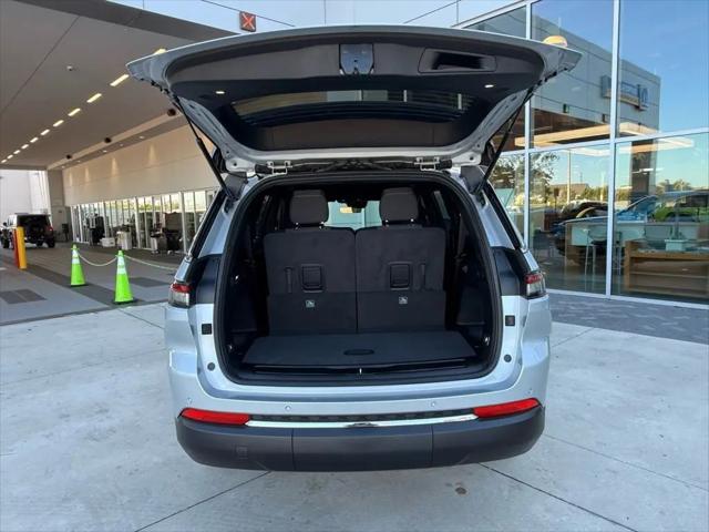 2026 Jeep Grand Cherokee L Laredo 4x4
