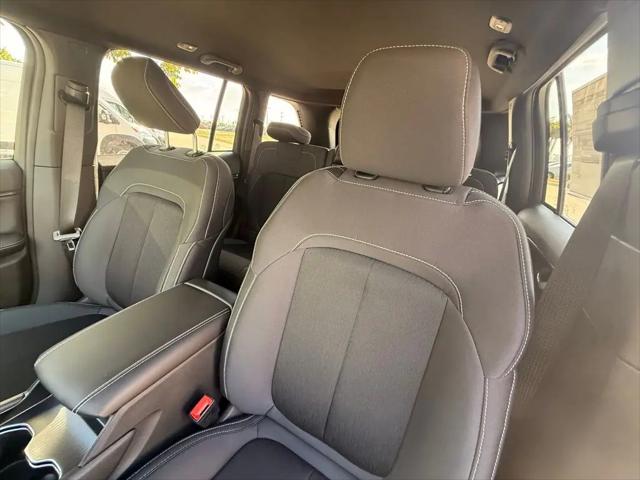 2026 Jeep Grand Cherokee Laredo 4x2