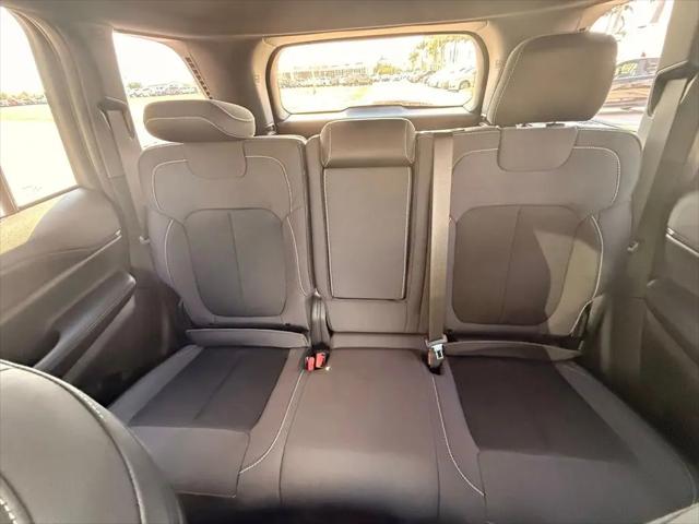 2026 Jeep Grand Cherokee Laredo 4x2