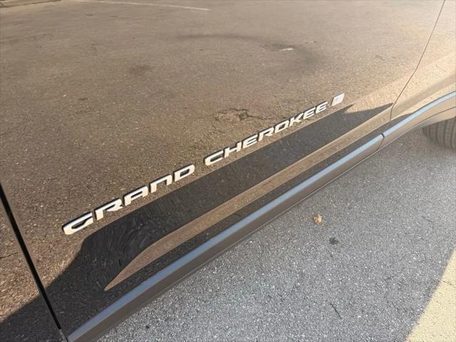 2026 Jeep Grand Cherokee Laredo 4x2
