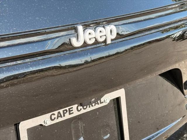 2026 Jeep Grand Cherokee Laredo 4x2