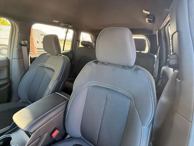 2026 Jeep Grand Cherokee Laredo 4x2