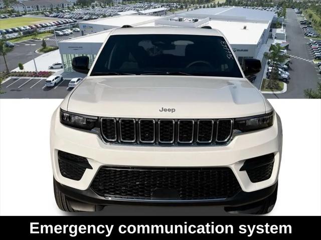 2026 Jeep Grand Cherokee Laredo 4x2