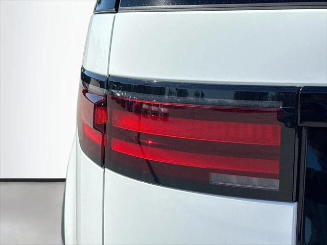 2026 Land Rover Discovery S