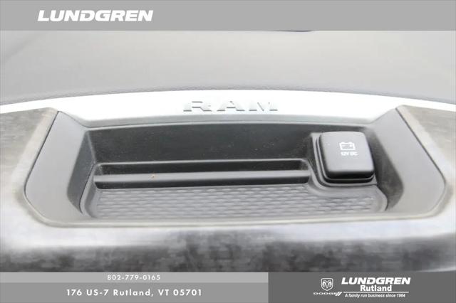 2022 Ram 1500 Big Horn Crew Cab 4x4 5'7" Box