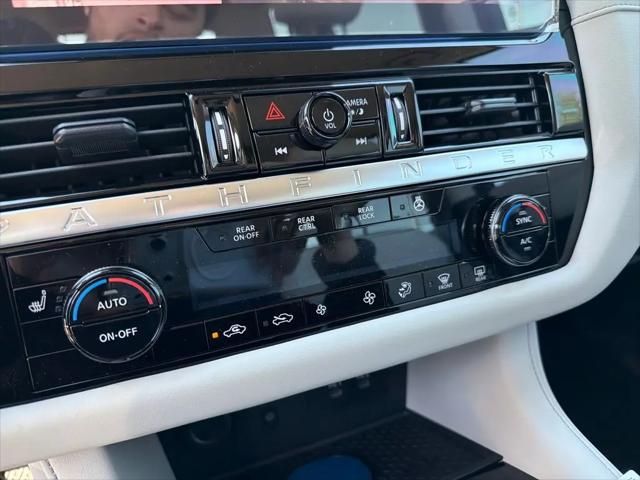 2026 Nissan Pathfinder SL