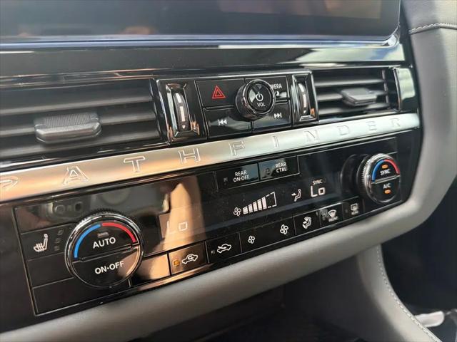 2026 Nissan Pathfinder SV