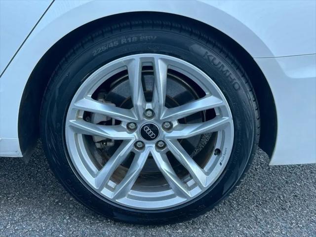 2023 Audi A4 Premium Plus 45 TFSI S line quattro S tronic