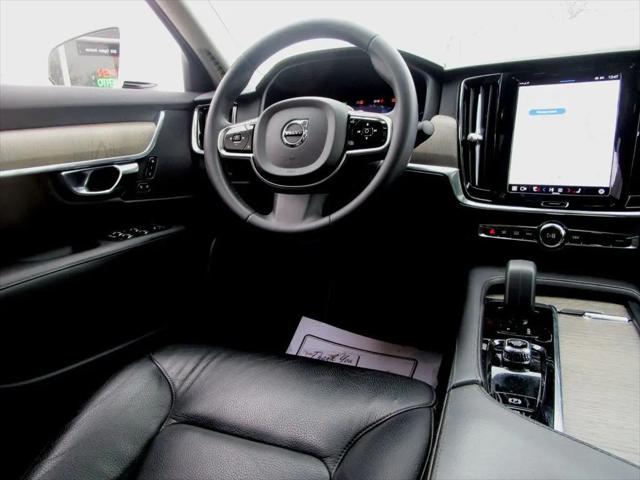 2023 Volvo S90 B6 Plus