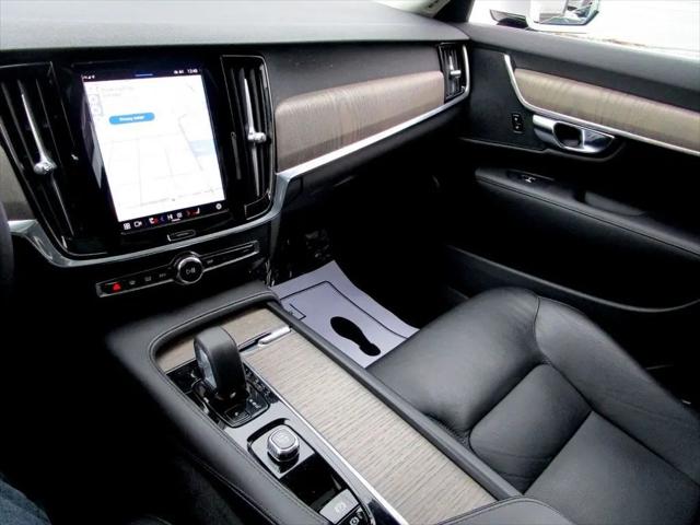 2023 Volvo S90 B6 Plus