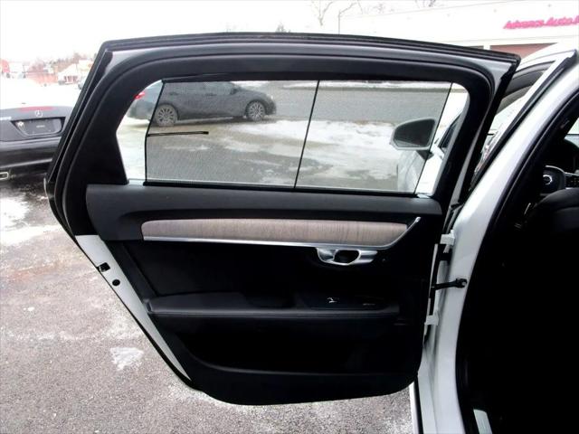 2023 Volvo S90 B6 Plus