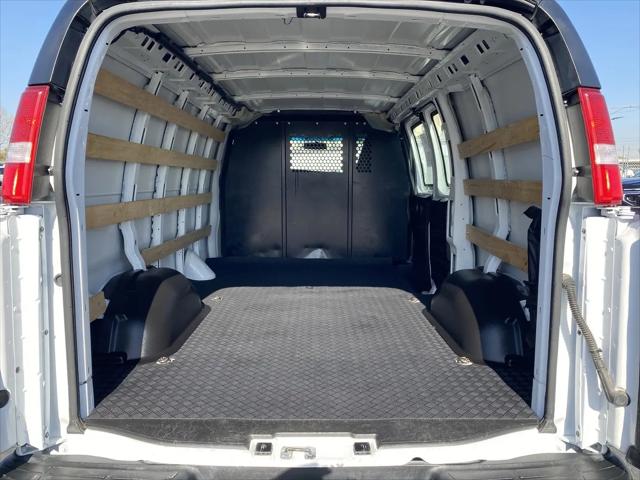 2024 GMC Savana Cargo RWD 2500 Regular Wheelbase Work Van