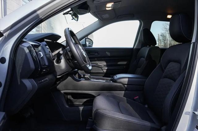 2023 Nissan Pathfinder SV 4WD