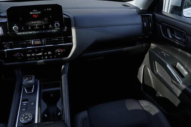 2023 Nissan Pathfinder SV 4WD