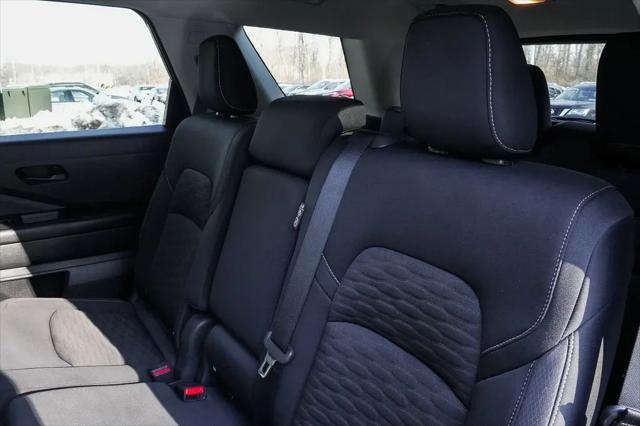 2023 Nissan Pathfinder SV 4WD