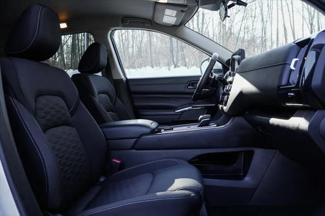2023 Nissan Pathfinder SV 4WD