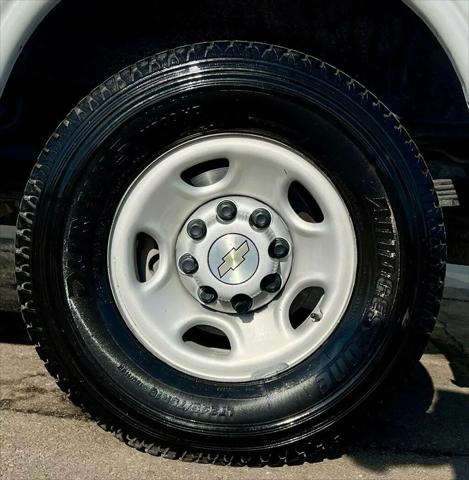 2023 Chevrolet Express Passenger RWD 3500 Extended Wheelbase LS