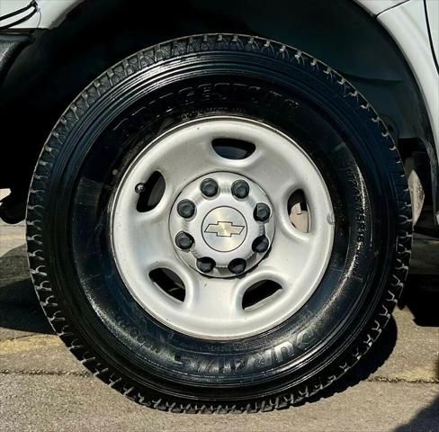 2023 Chevrolet Express Passenger RWD 3500 Extended Wheelbase LS