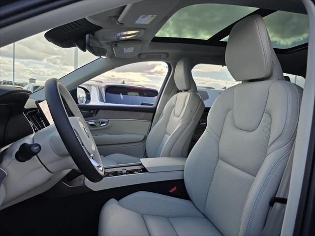 2026 Volvo XC90 Ultra, B6 AWD Gas (mild hybrid), Gasoline, Bright, 7 Seats