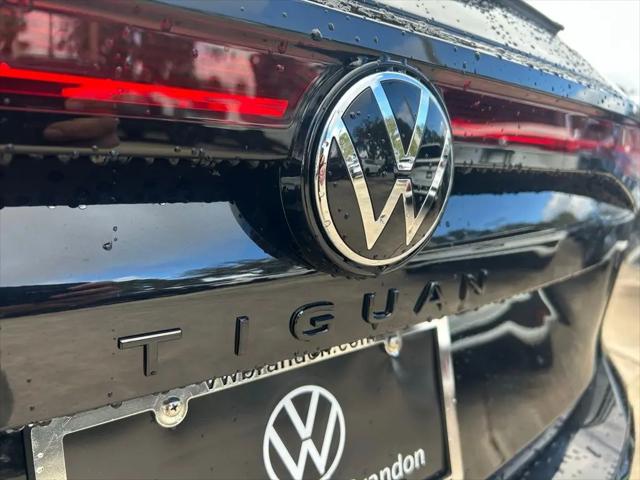 2026 Volkswagen Tiguan SE R-Line Black