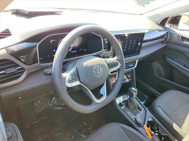 2026 Volkswagen Taos SE Black