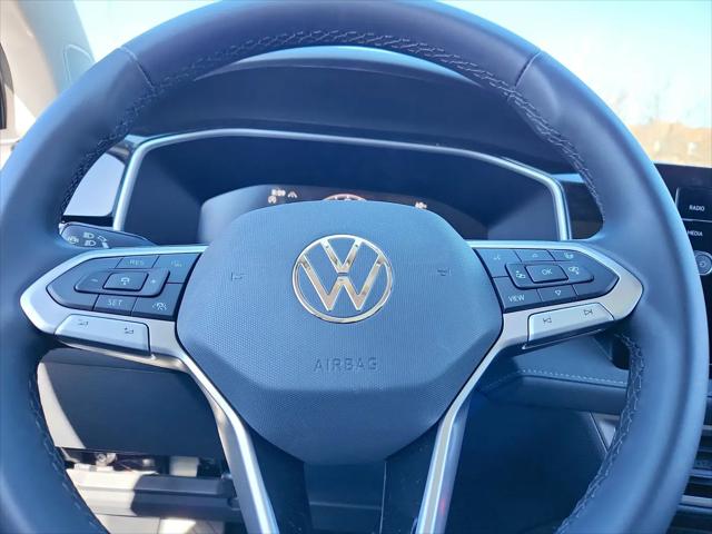 2026 Volkswagen Taos SE Black