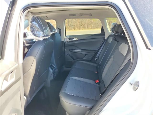 2026 Volkswagen Taos SE Black