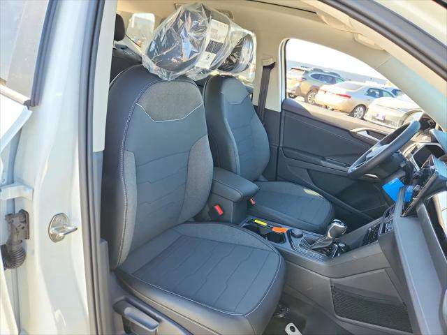 2026 Volkswagen Taos SE Black