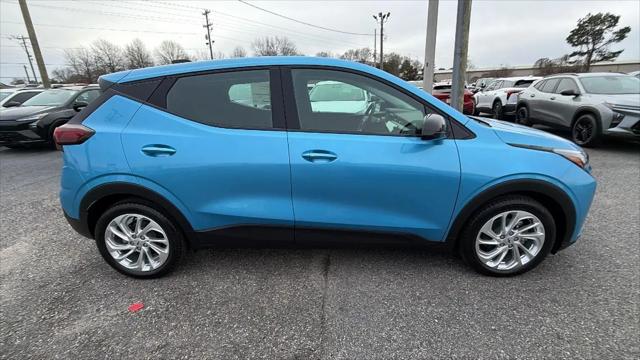 2027 Chevrolet Bolt LT FWD