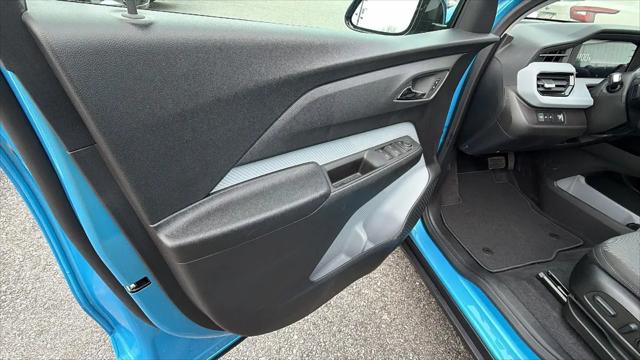 2027 Chevrolet Bolt LT FWD