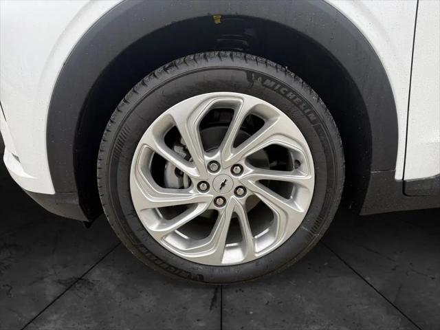 2027 Chevrolet Bolt LT FWD