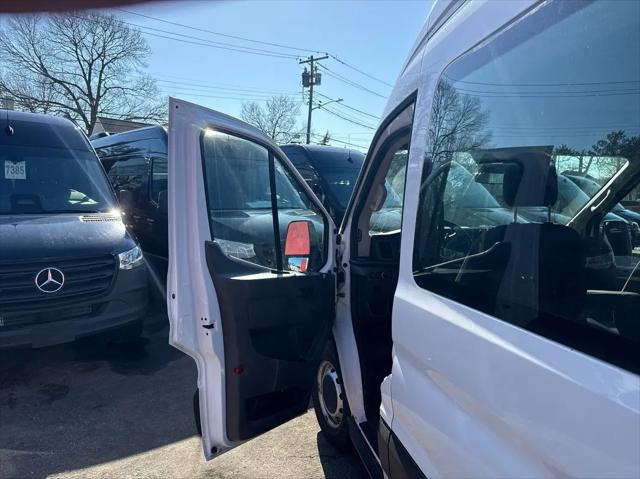 2021 Ford Transit Crew Van T-350