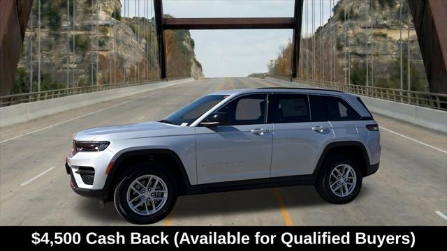 2026 Jeep Grand Cherokee Laredo 4x2