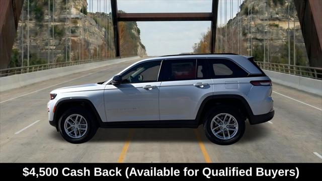2026 Jeep Grand Cherokee Laredo 4x2