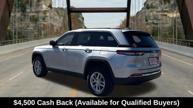 2026 Jeep Grand Cherokee Laredo 4x2