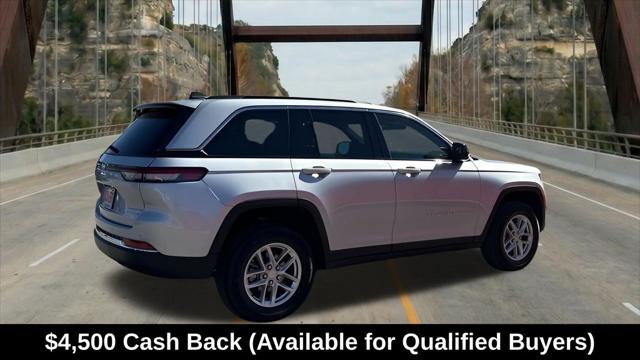 2026 Jeep Grand Cherokee Laredo 4x2
