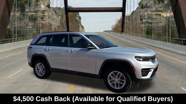 2026 Jeep Grand Cherokee Laredo 4x2
