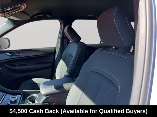 2026 Jeep Grand Cherokee Laredo 4x2