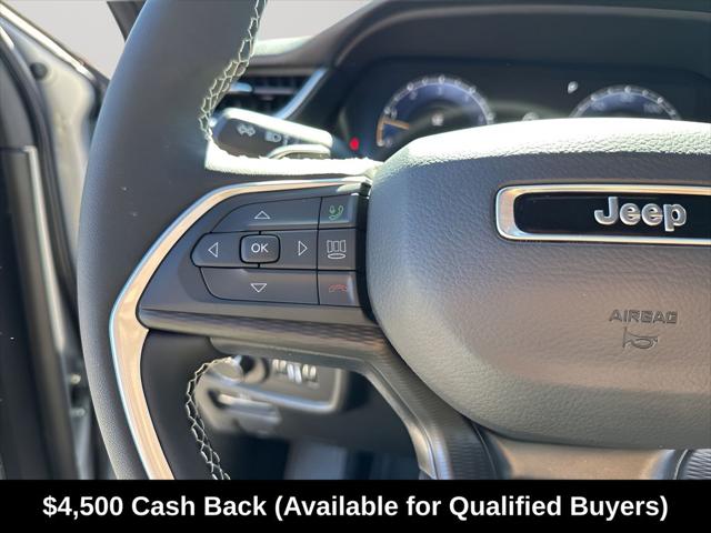 2026 Jeep Grand Cherokee Laredo 4x2