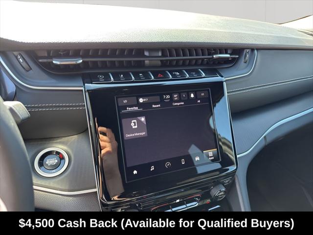 2026 Jeep Grand Cherokee Laredo 4x2