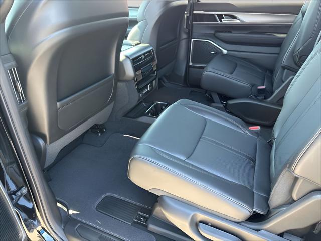 2026 Jeep Grand Wagoneer L 4x2
